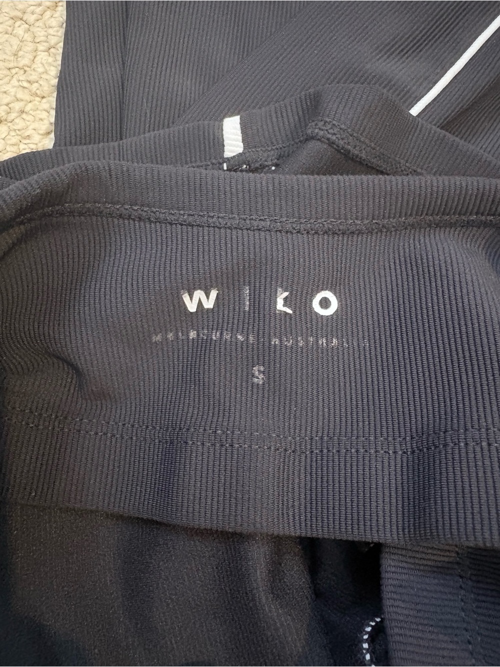 WILO Black Active Tank & Legging Set with White Piping - Picture 5 of 5